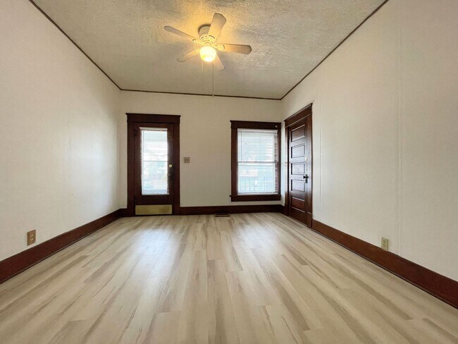 Building Photo - 109 E 5th