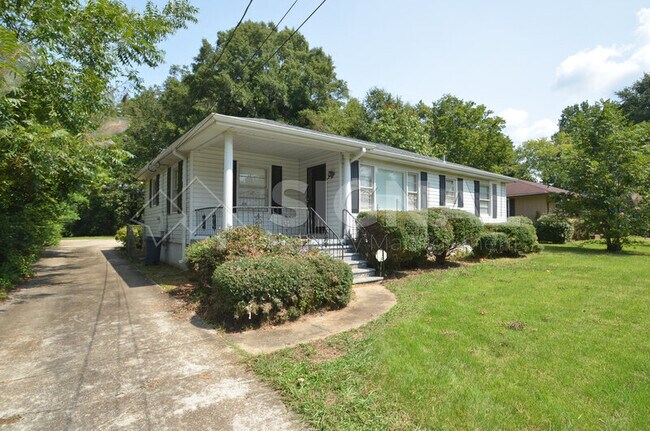 Building Photo - 725 Meadowbrook Dr