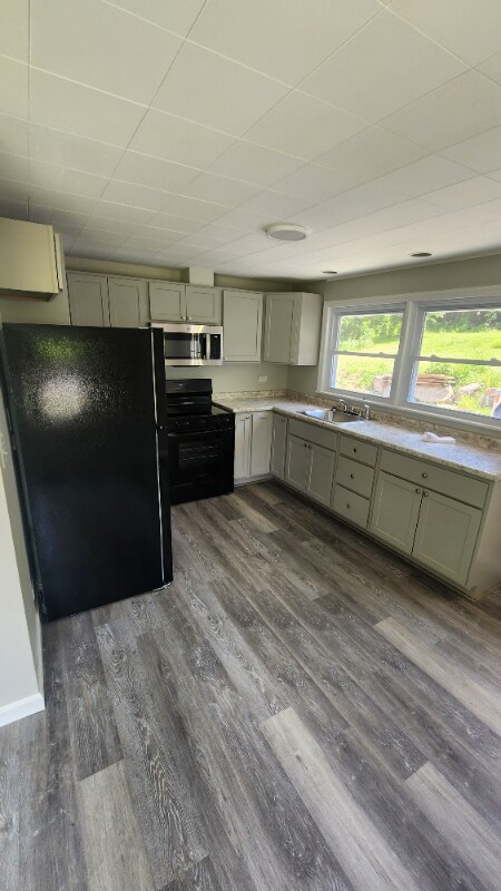 Building Photo - 456 Winona Rd