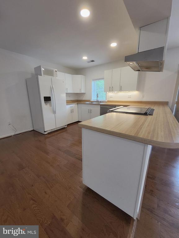 Building Photo - 6486 Corbin Ln