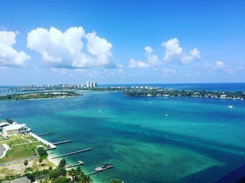 Foto del edificio - 5600 N Flagler Dr