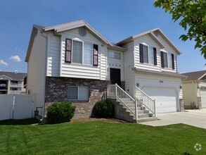Building Photo - 754 Durham Dr