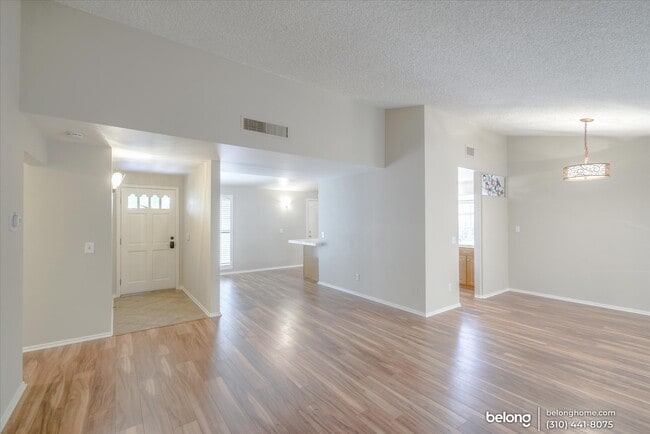 Building Photo - 20647 Acre St