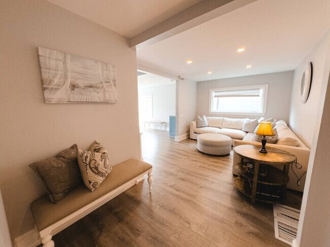 Foto del edificio - Charming Hyannis 3 Bed 2 Bath