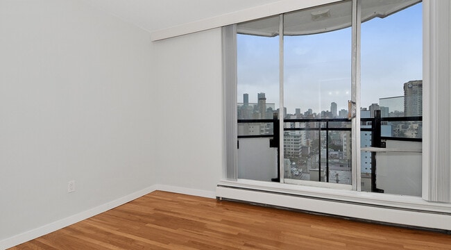 Building Photo - Emerald Terrace