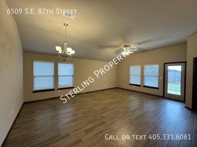 Foto del edificio - 6509 SE 87th St