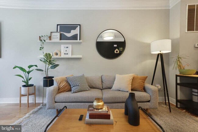 Foto del edificio - 2188 Half Moon Pl NE