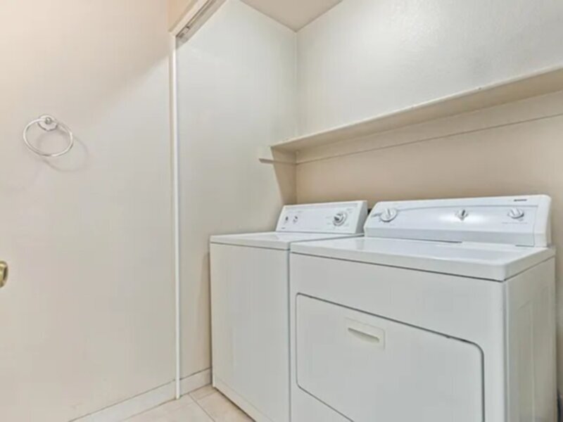 Photo - 518 E Wescott Dr