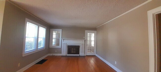 Foto del edificio - 202 N Howell Ave