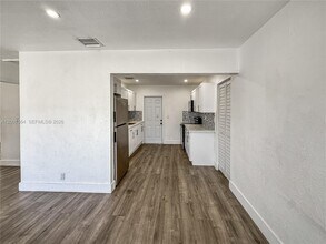 Building Photo - 2620 NW 18th Terrace
