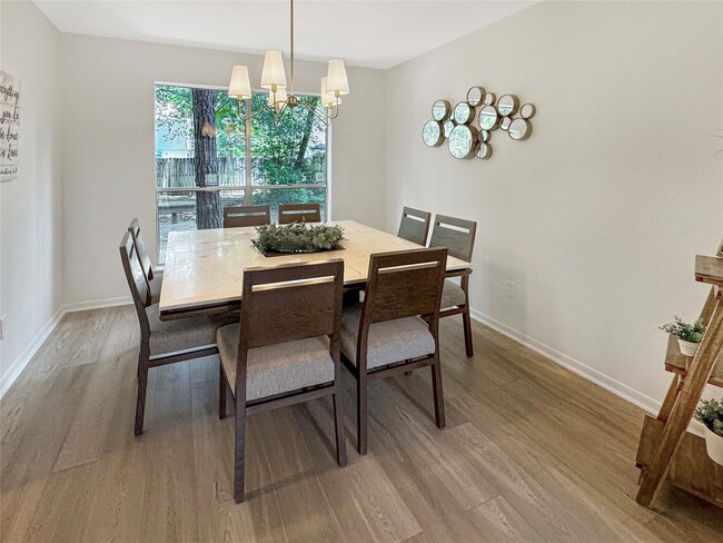 Foto del edificio - 18 Cottage Grove Pl