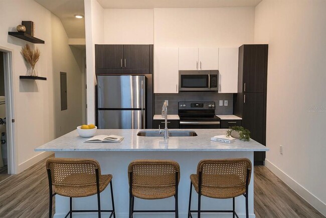 Building Photo - 1659 2nd St