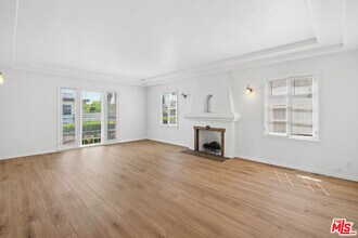Building Photo - 9221 Alcott St