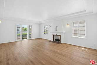 Building Photo - 9221 Alcott St