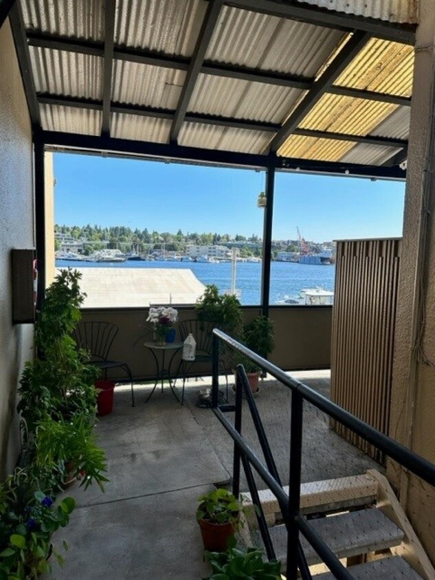Primary Photo - Diamond Marina Apartments - 1 bedroom
