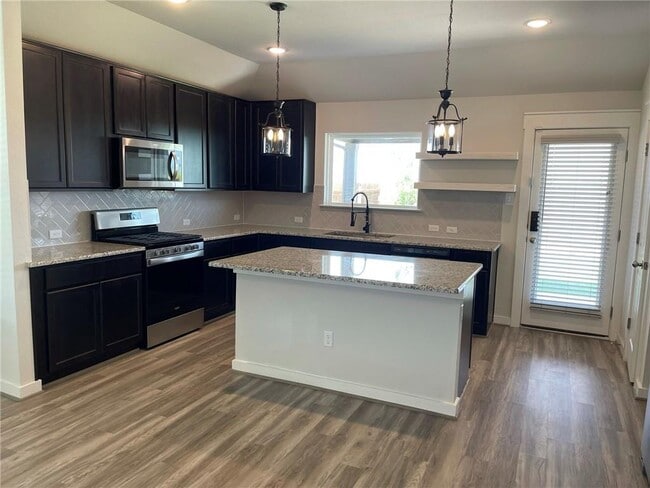 Building Photo - 5800 Wolf Pack Dr