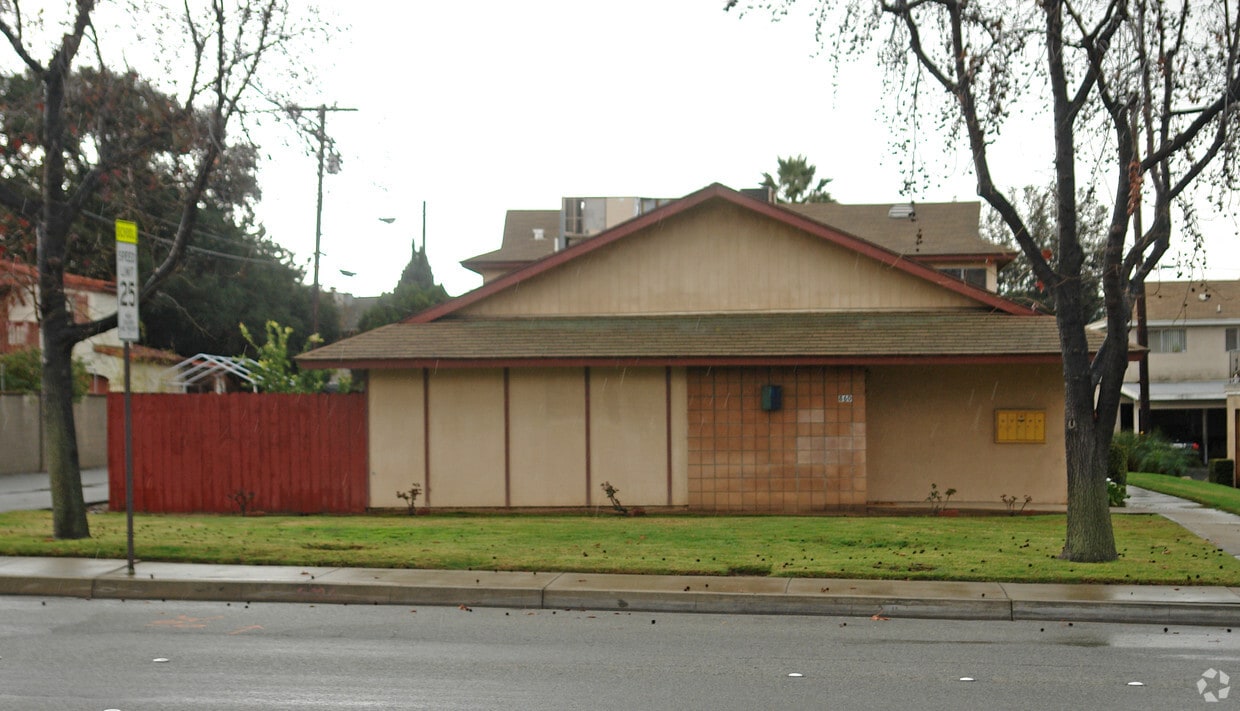 Building Photo - 860 Bonita Ave