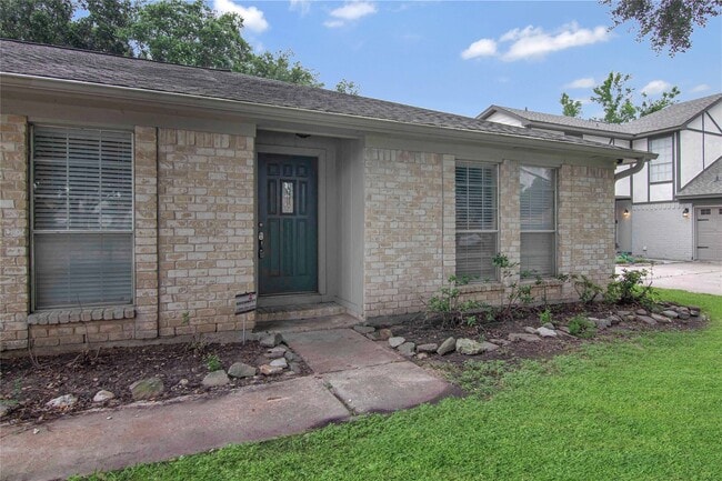 Building Photo - 503 Derbyshire Dr