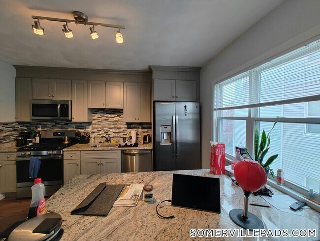 Building Photo - 50 Derby St