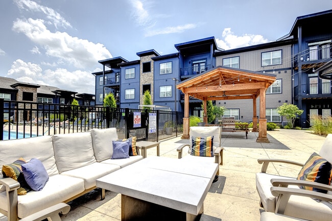 The Thomas - Patio & Grill - The Thomas