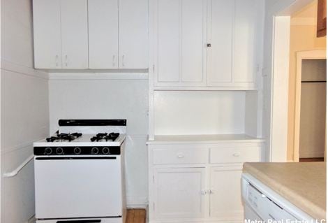 Building Photo - 1039 W North Shore Ave
