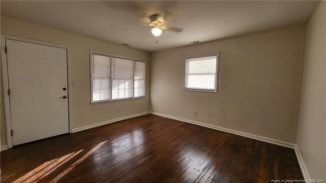 Foto del edificio - 209 E 15th St