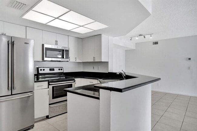 Foto del edificio - 9088 W Atlantic Blvd