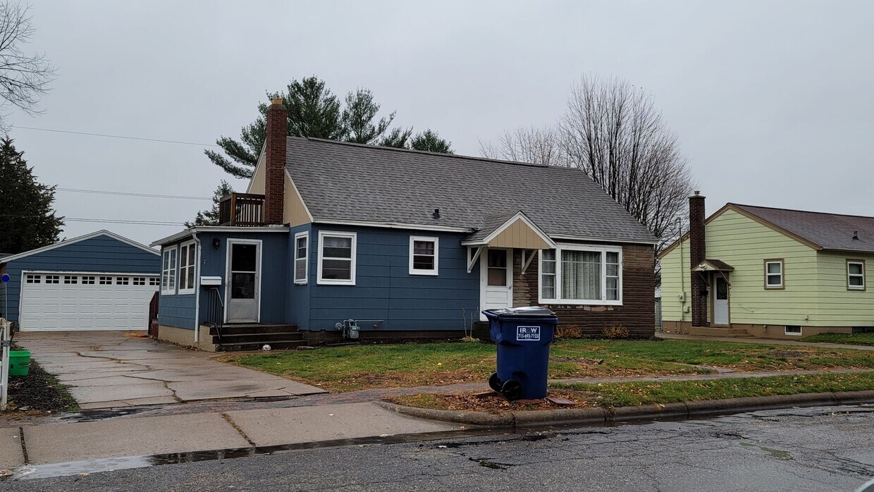 Primary Photo - 4 Bedroom 2 Bathroom Single Family Home in...