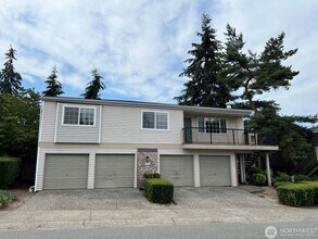 Building Photo - 14309 NE 7th Pl
