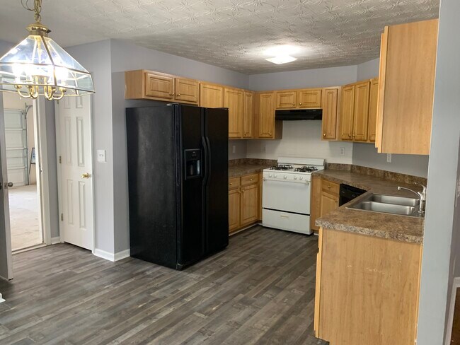 Building Photo - 420 Spring Lake Ter