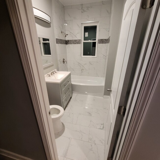 Building Photo - 1444 N Keating Ave