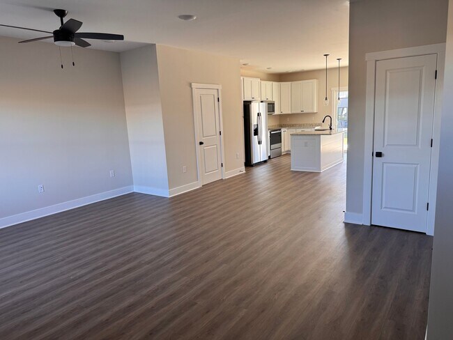 Foto del edificio - 17 Barnyard Cir