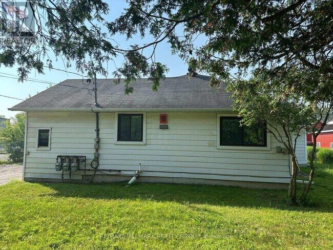 Building Photo - 2440 Leitrim Rd