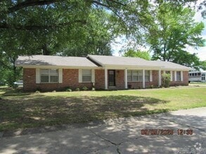 Building Photo - 1306 Bellemeade Dr