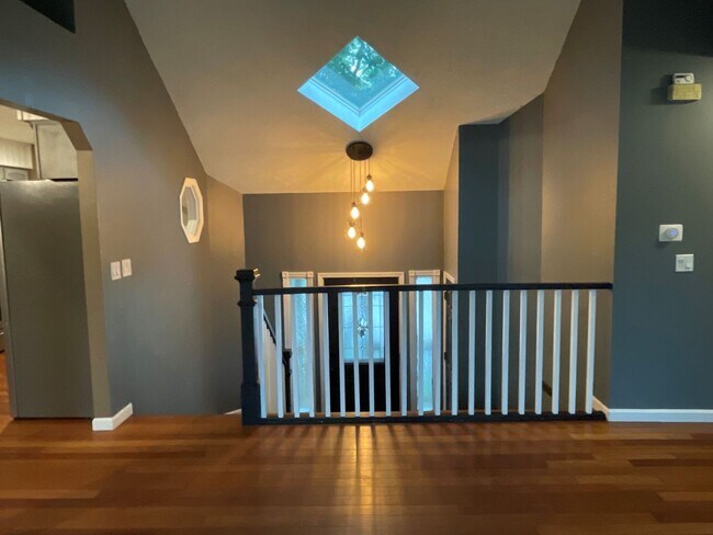 Foto del edificio - Beautiful Home For Rent on Cul-de-Sac with Huge Fenced Backyard