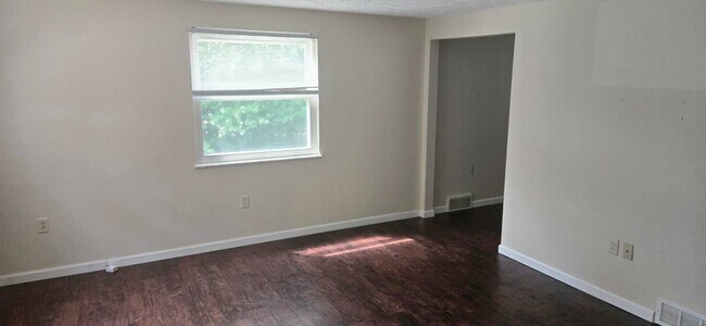 Foto del edificio - 5085-5085 Quincy St NW