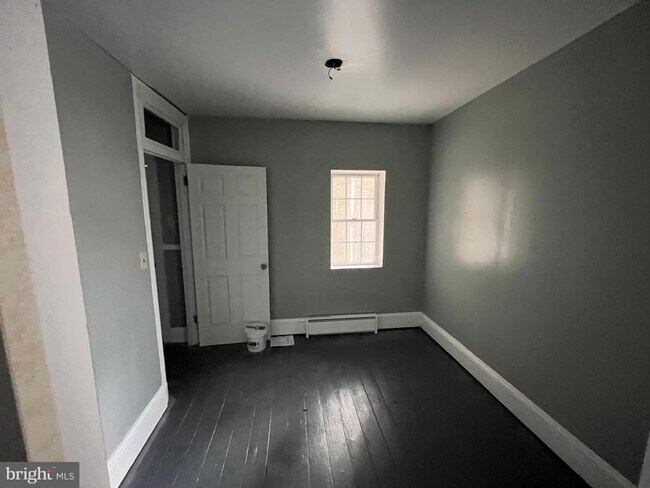 Foto del edificio - 215 Laurel St