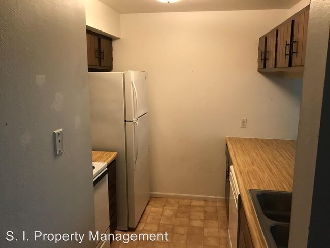 Building Photo - 2 br, 1 bath House - 716 Blue Jay