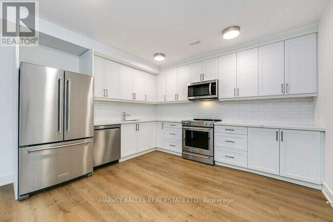 Building Photo - 471 Oriole Pkwy