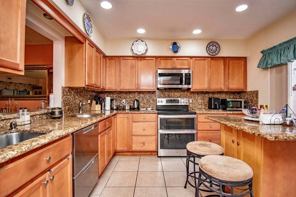 Foto principal - 6640 Thornhill Ct