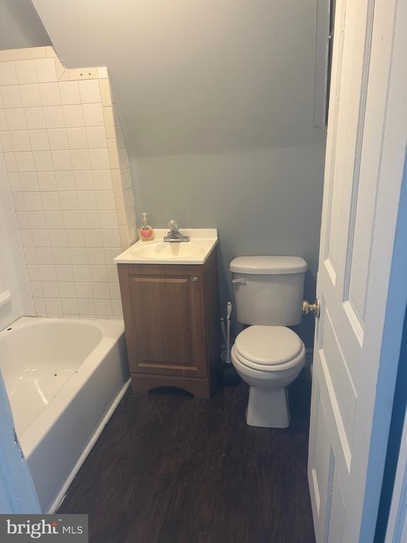 Foto del edificio - 507 E Walnut Ln