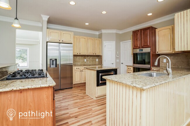 Foto del edificio - 20260 Doewood Dr