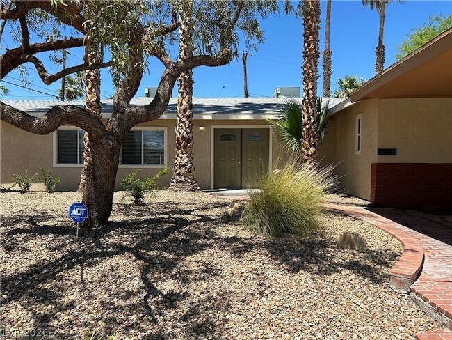 Foto del edificio - 3875 Hoopa Ln