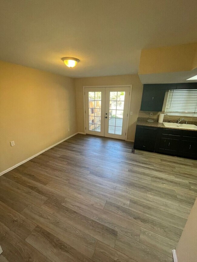 Foto del edificio - 245 Otis Ct