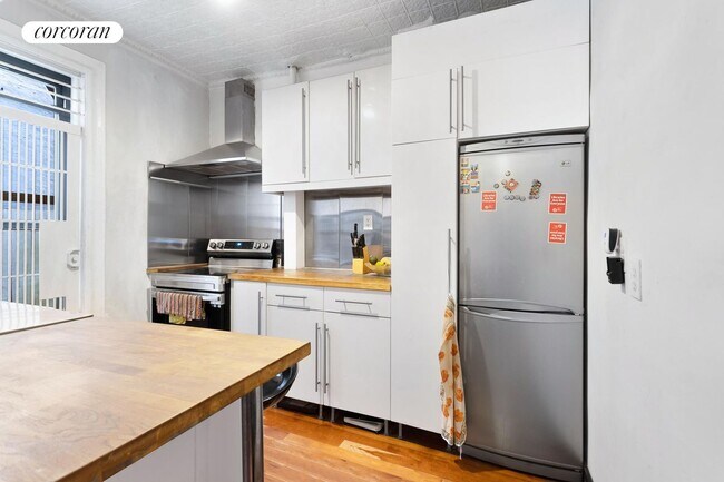 Building Photo - 501 W 122nd St