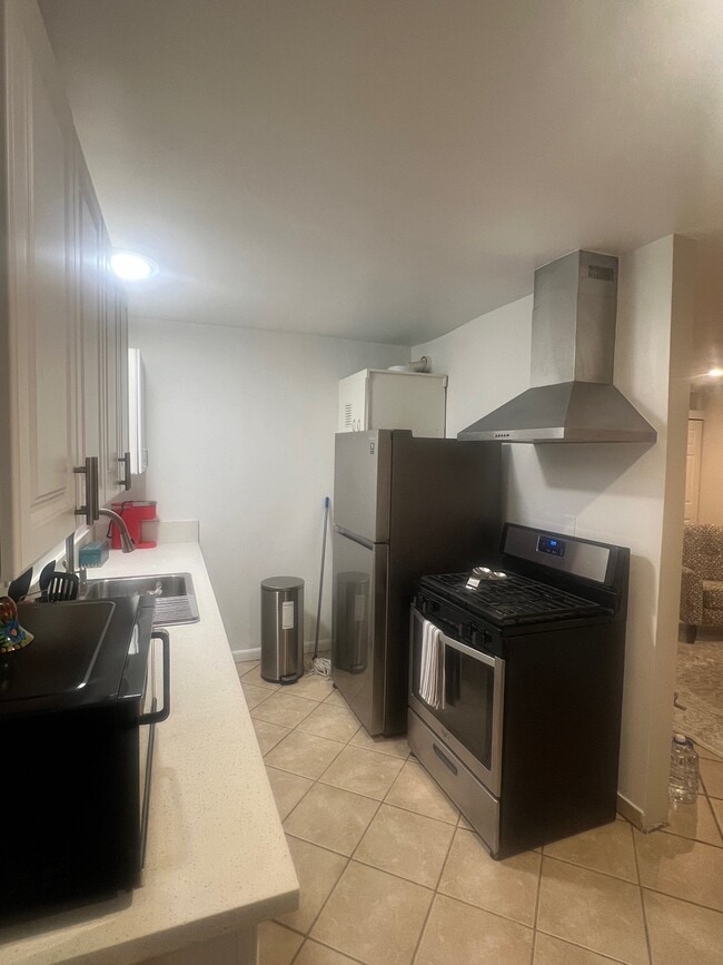 Foto del edificio - 610 Kentia Ave