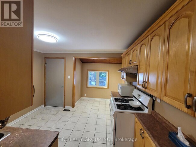 Building Photo - 116 Holborne Ave