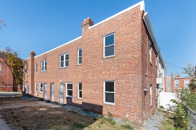 Foto del edificio - 529 16th St NE