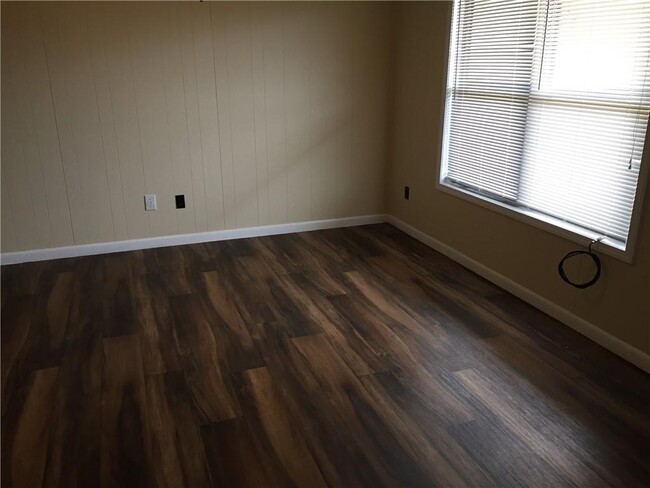 Foto del edificio - 140 Kimball Ln