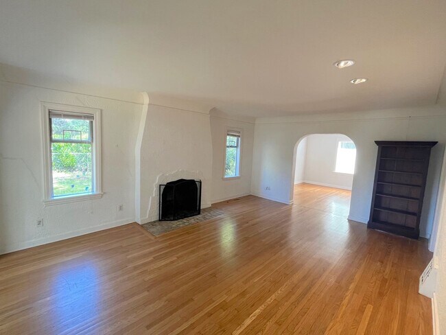 Building Photo - Beautiful Tudor Style East of Market Home ...
